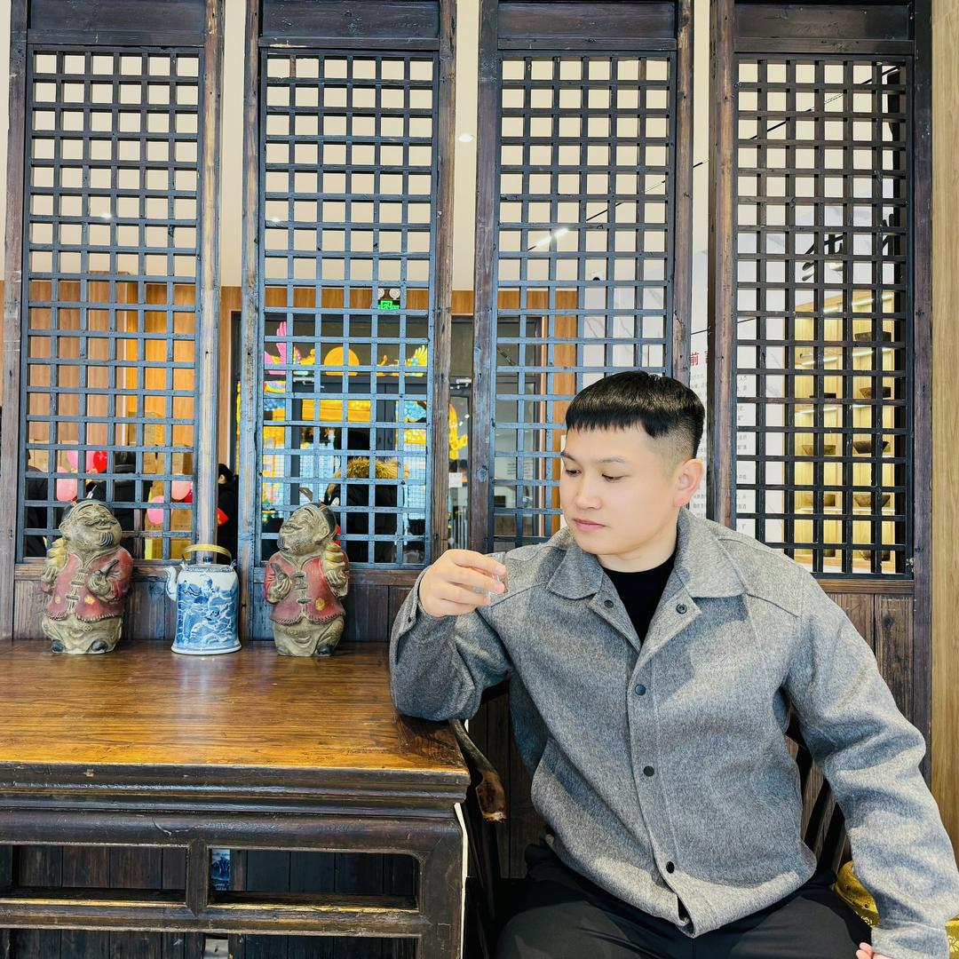 张鹤雯
