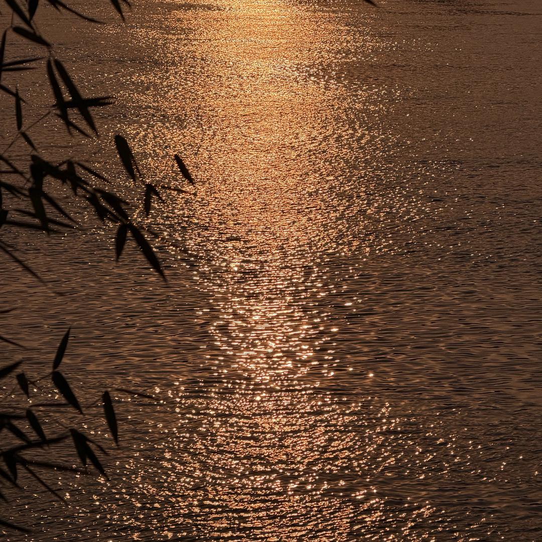 肥皂泡泡填满黑洞