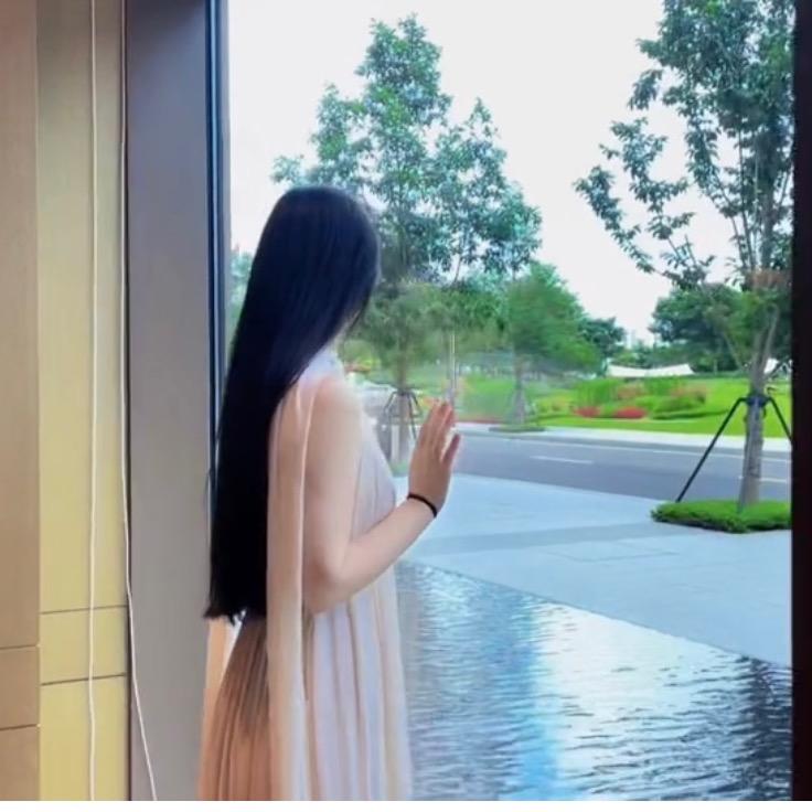 秦.