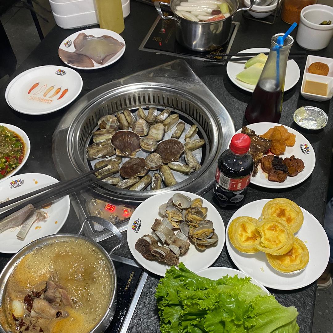 卖发动机的小姐姐