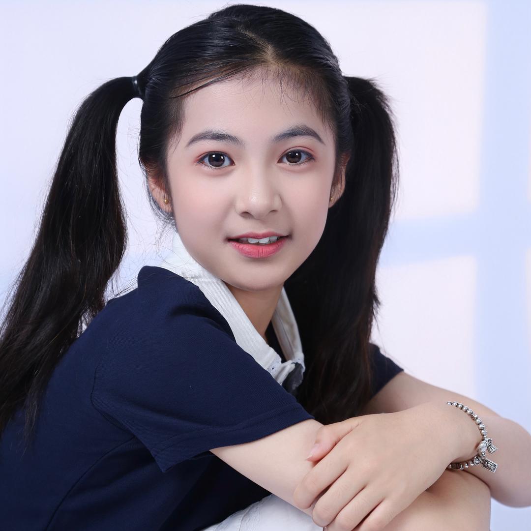 是佳佳baby呀