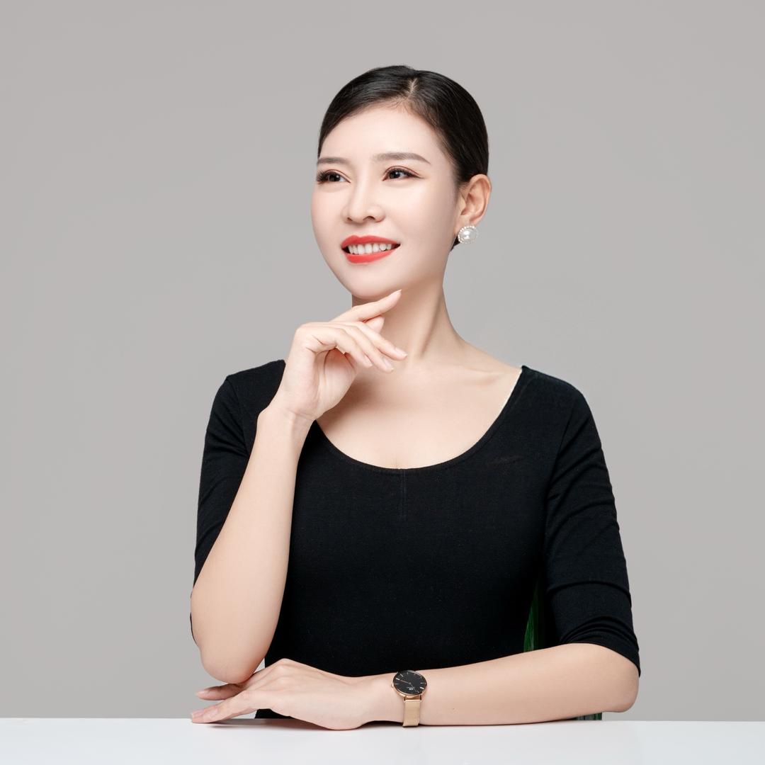 形体礼仪老师～琳琳