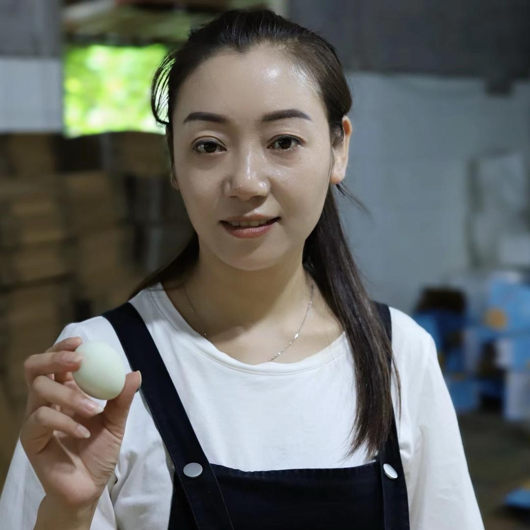 守乡姐弟的农村店铺
