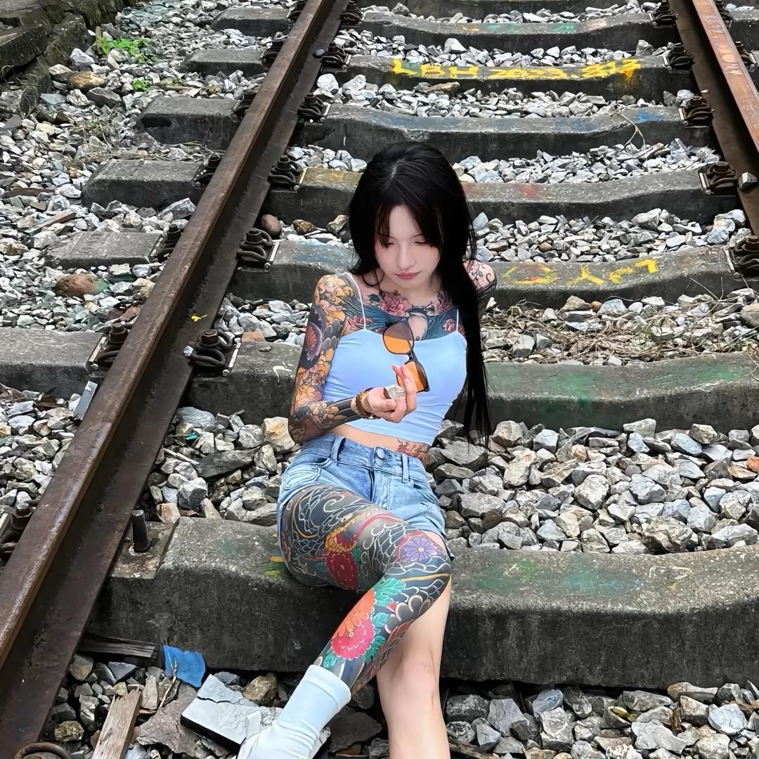 @¥