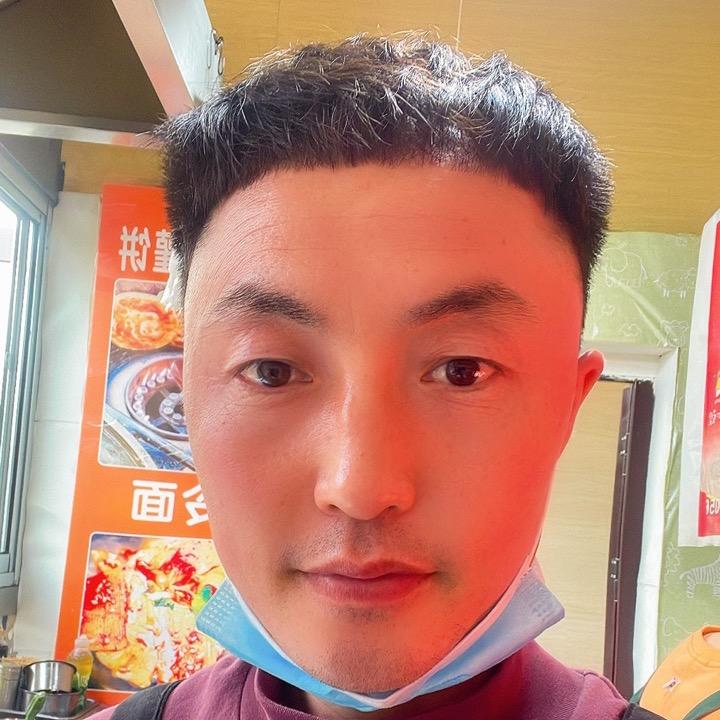 包包烤炉鸡蛋灌饼店
