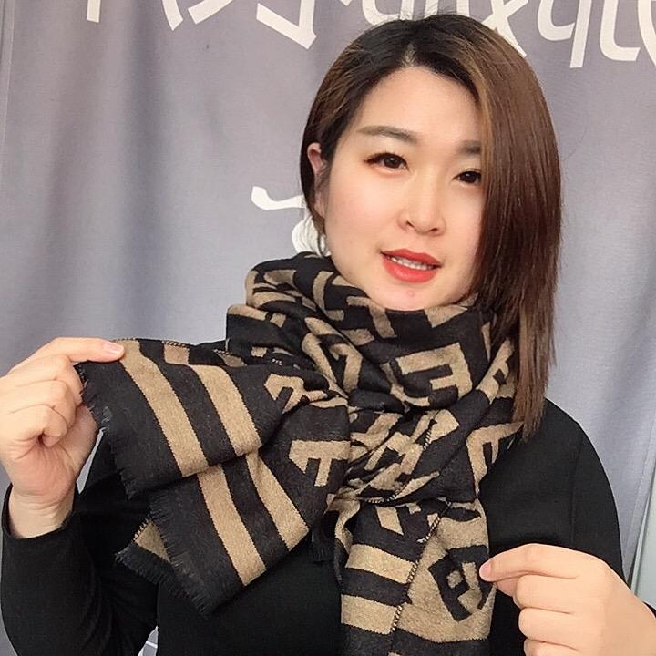 娜娜衣库时尚女装