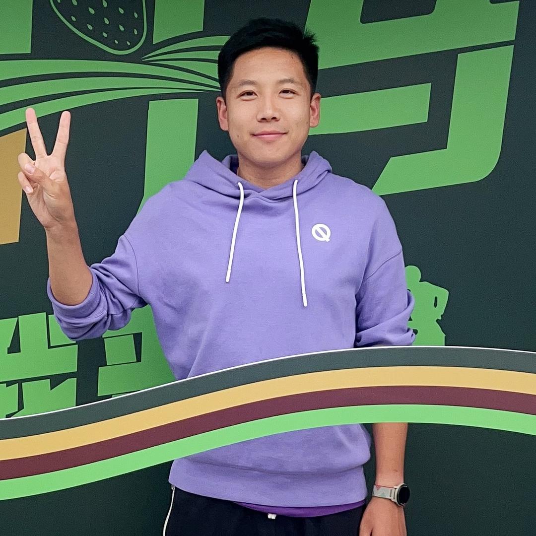 酷酷的滕爱跑步