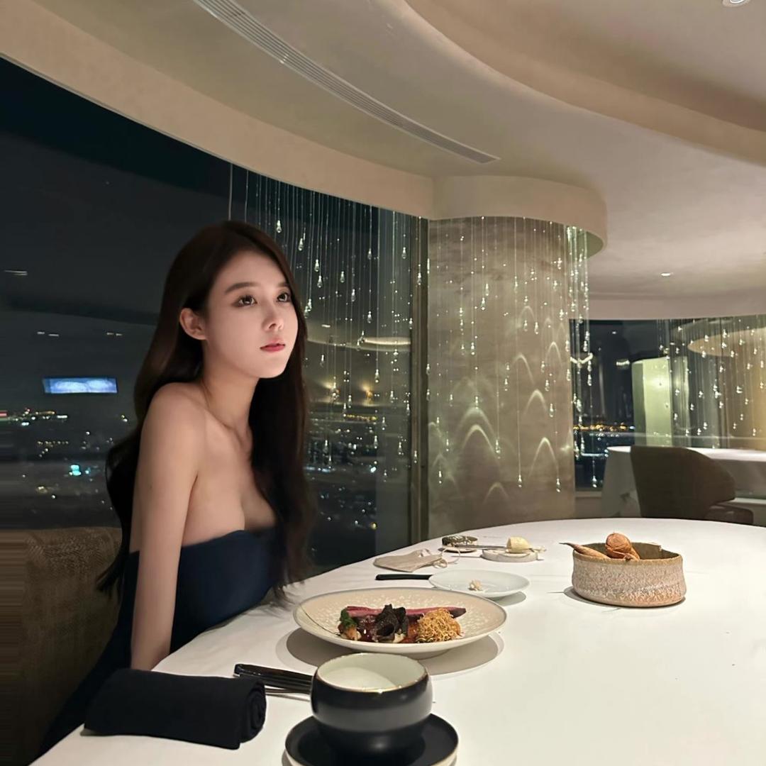 诗︅