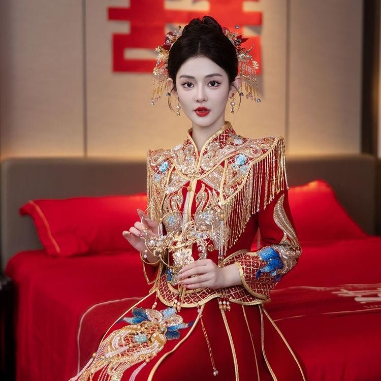 姮昱梦中式嫁衣秀禾服
