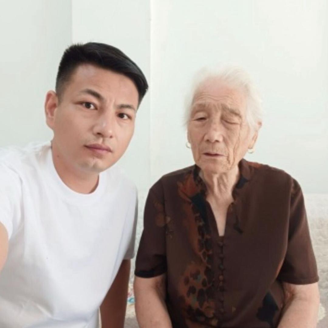正义和奶奶的日常