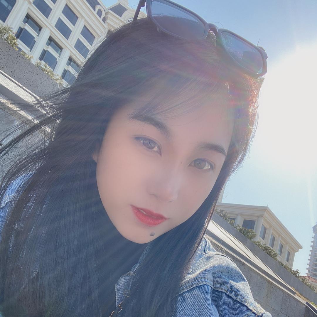 一颗小李子