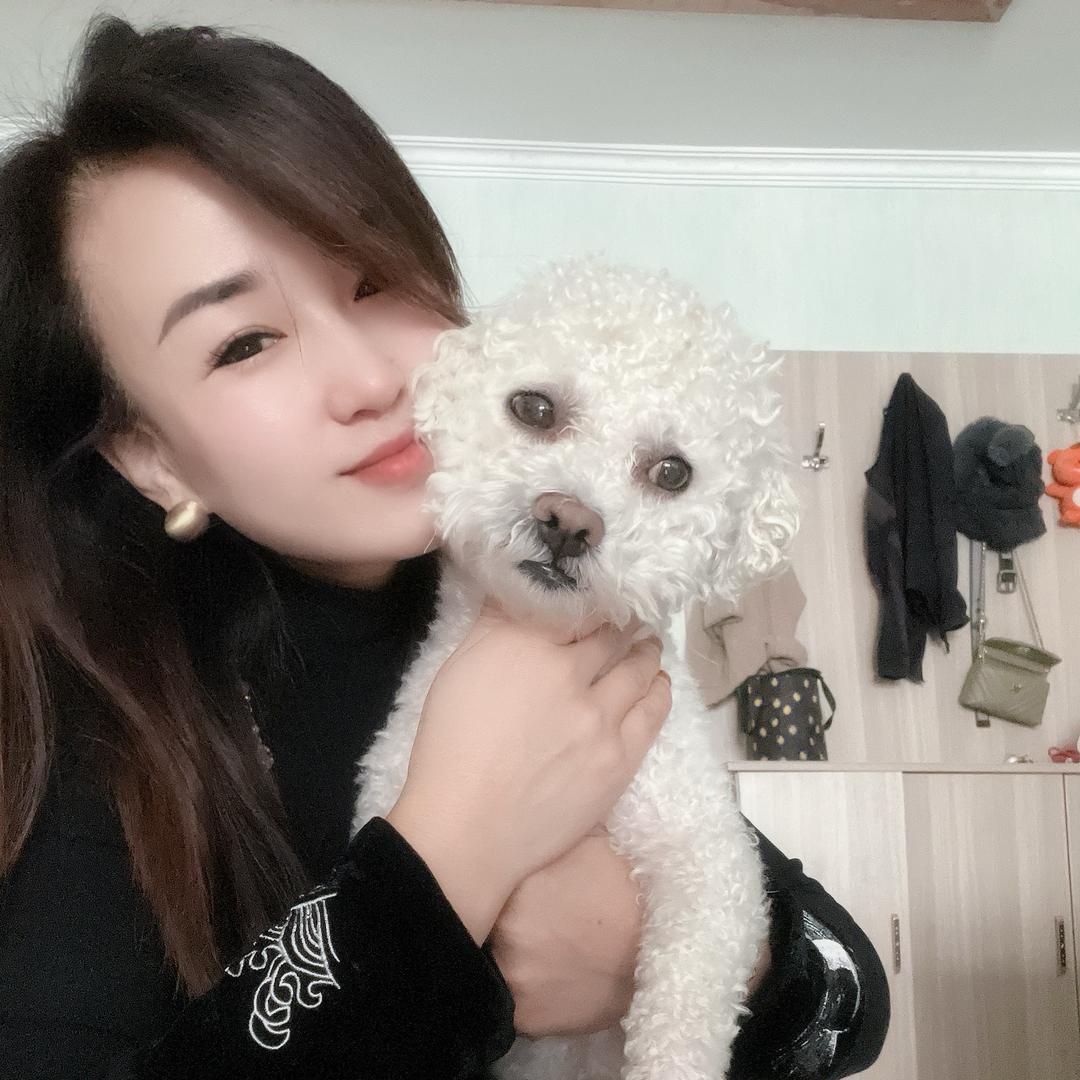 臭美妞