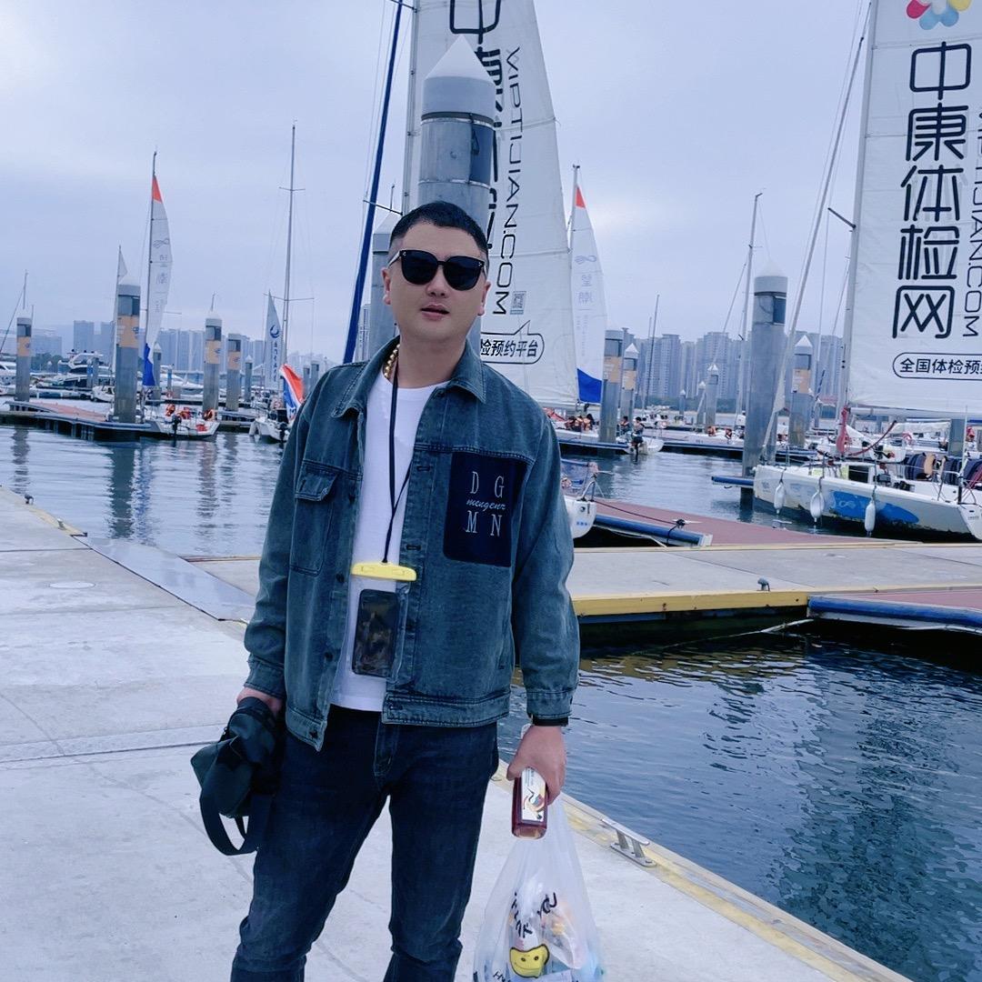 此处省略三个字