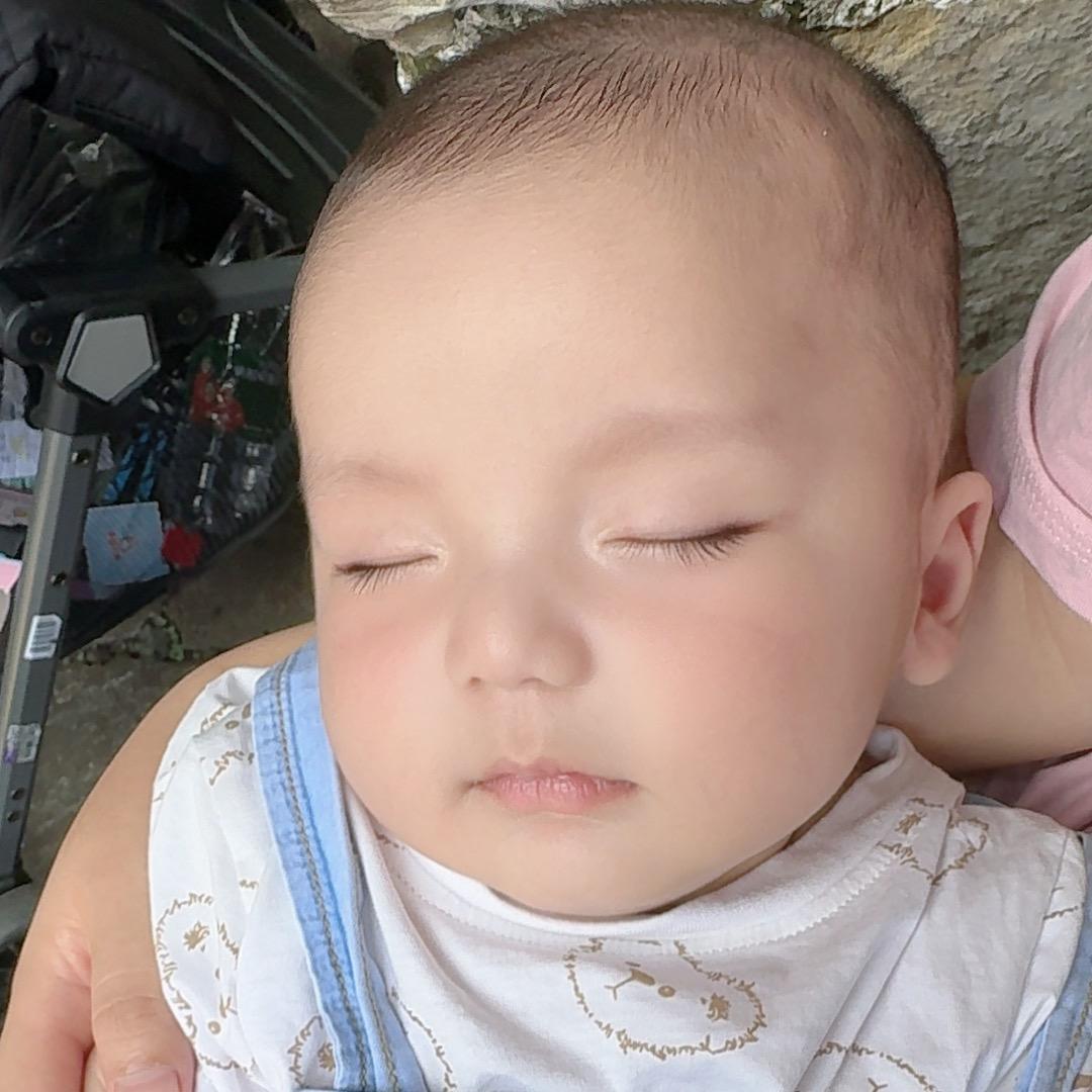 屿珩崽崽（待长双眼皮版）