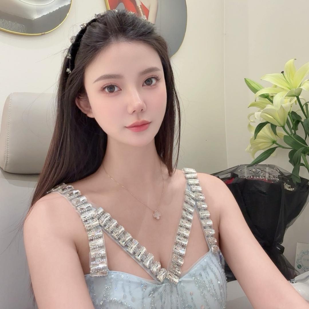 就叫我小七好了