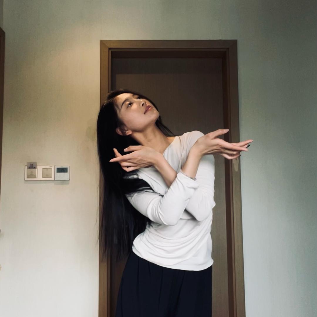 江楠又瘦了