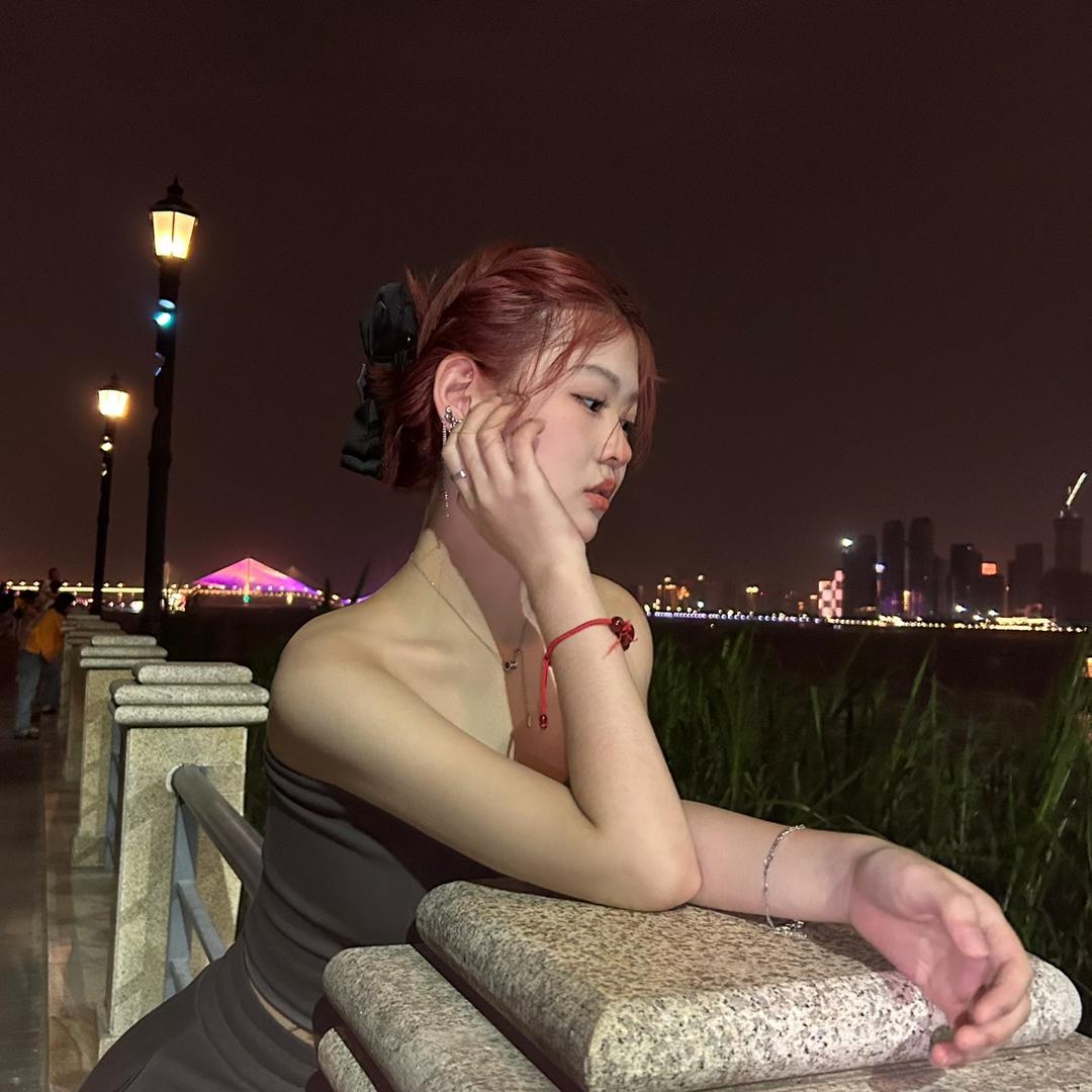 静静.
