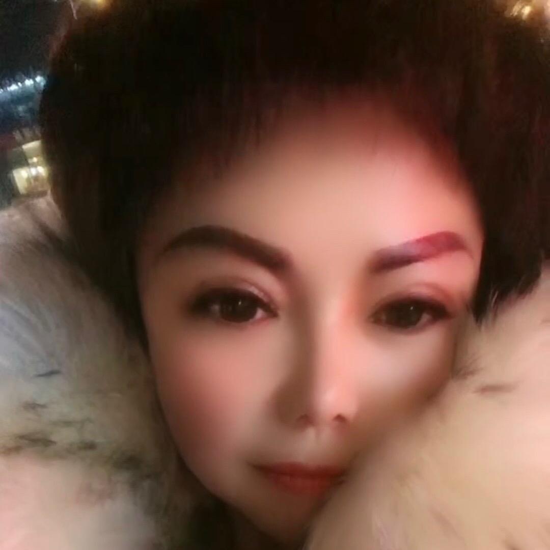 艳阳民宿（网红墙步行5分钟）