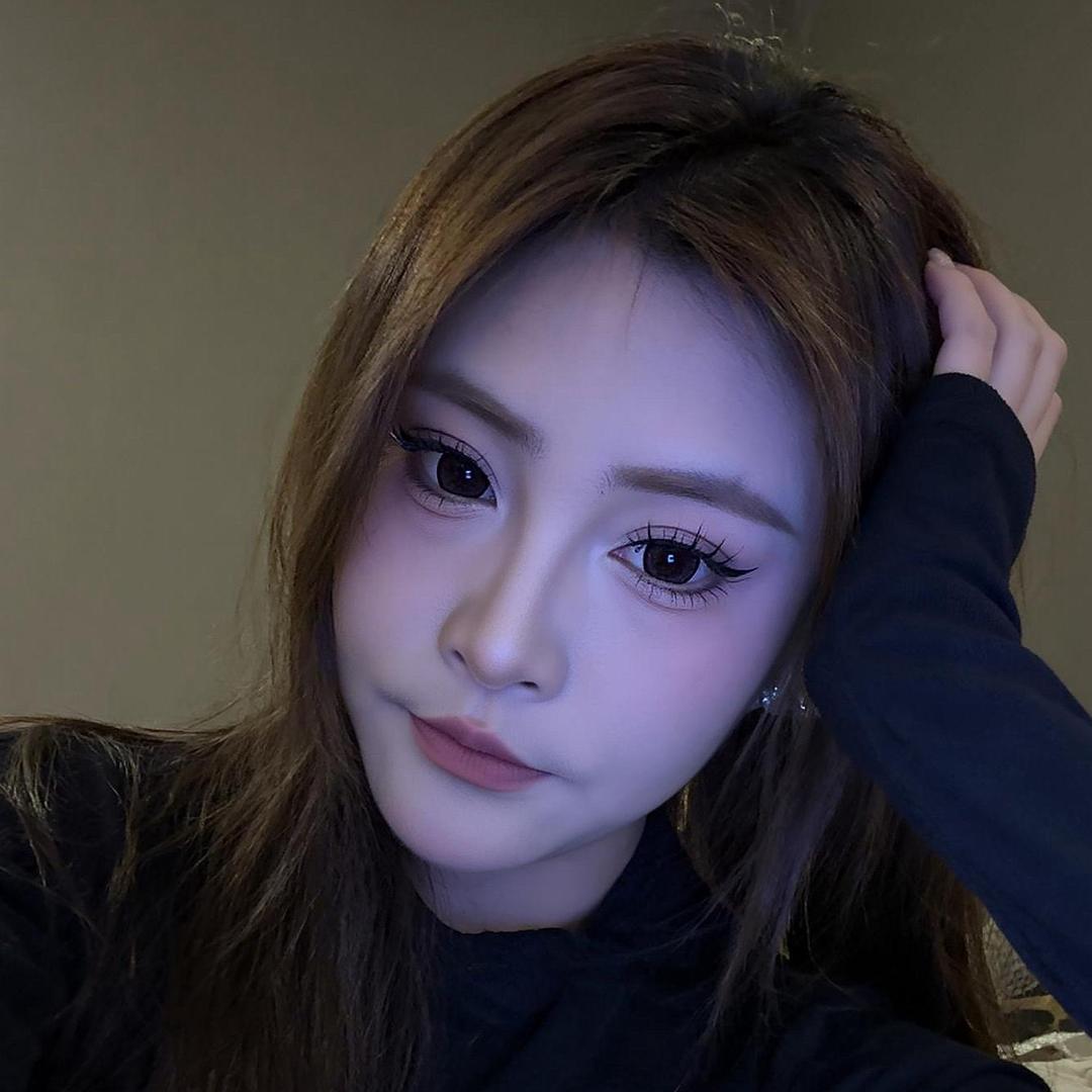 姐妹挨打我卖萌