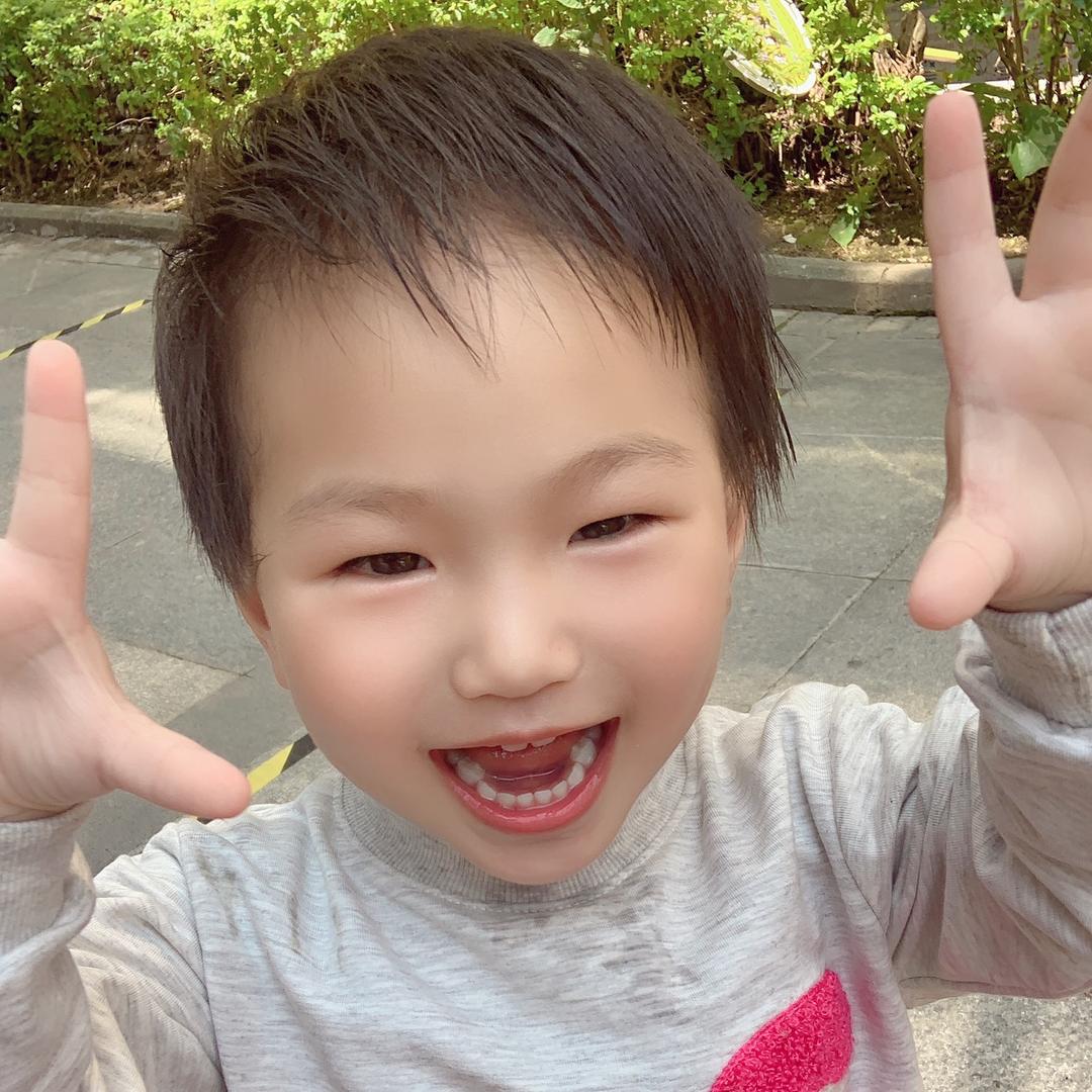 小彤彤