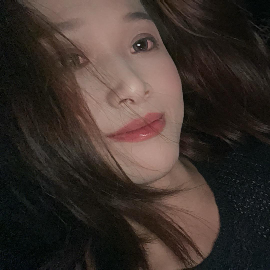 🏋🏼‍♀️  黑红美少女🔜