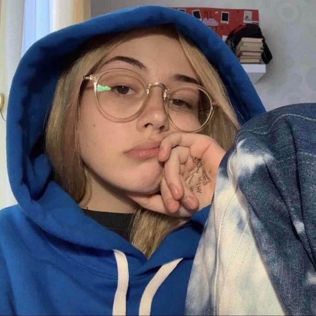 H H