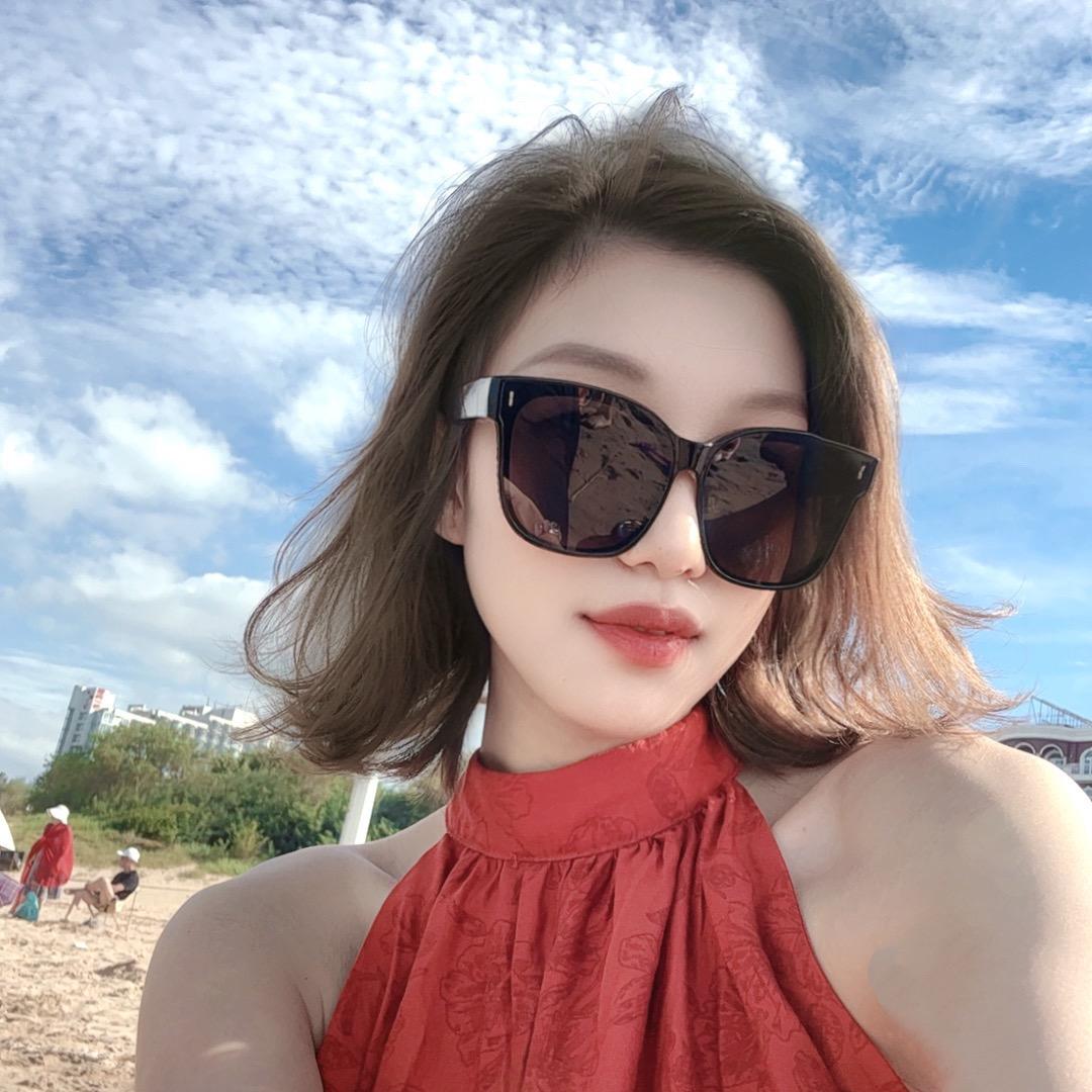 A  安徒生的女王