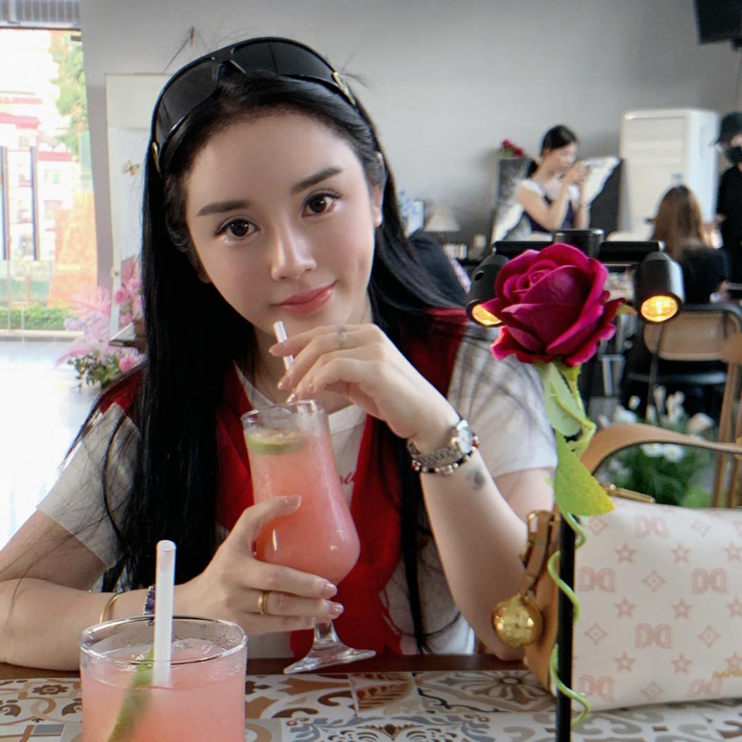 小布点，带你逛美食🧃