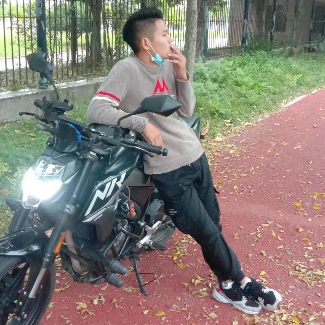 雅迪先生