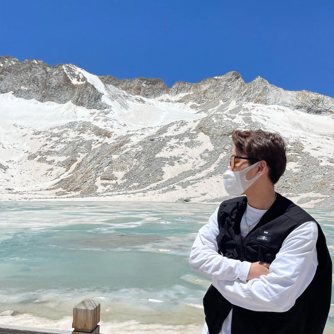 Zhang