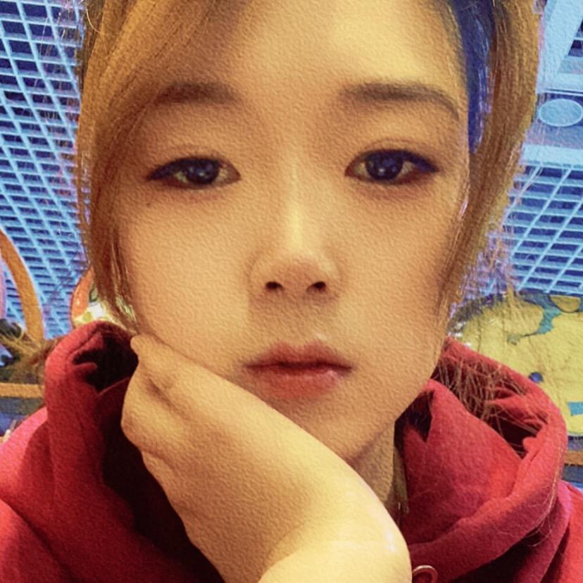 以女王的姿势_俯视整个世界