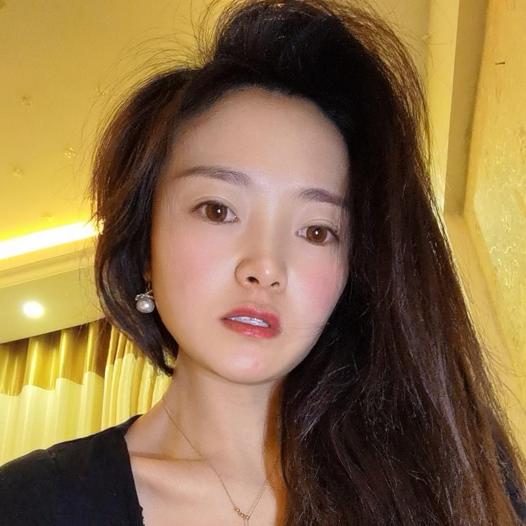 小西饭佐鑫素颜肌
