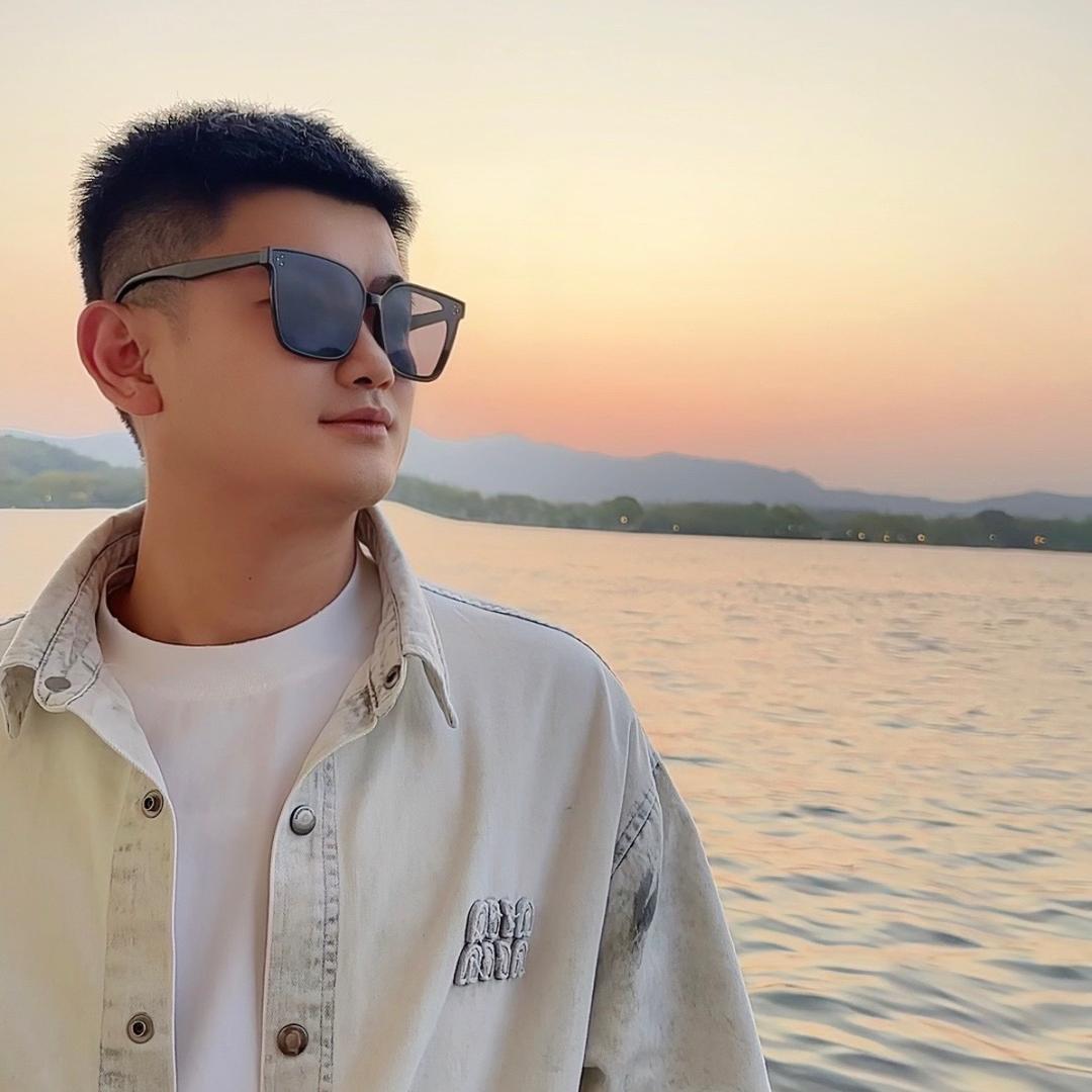 嘉俊,