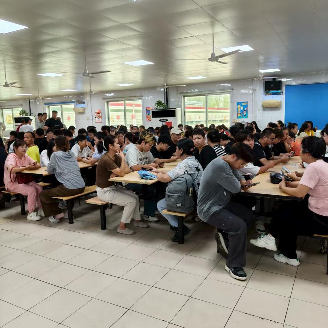 万般无奈只能做劳务中介