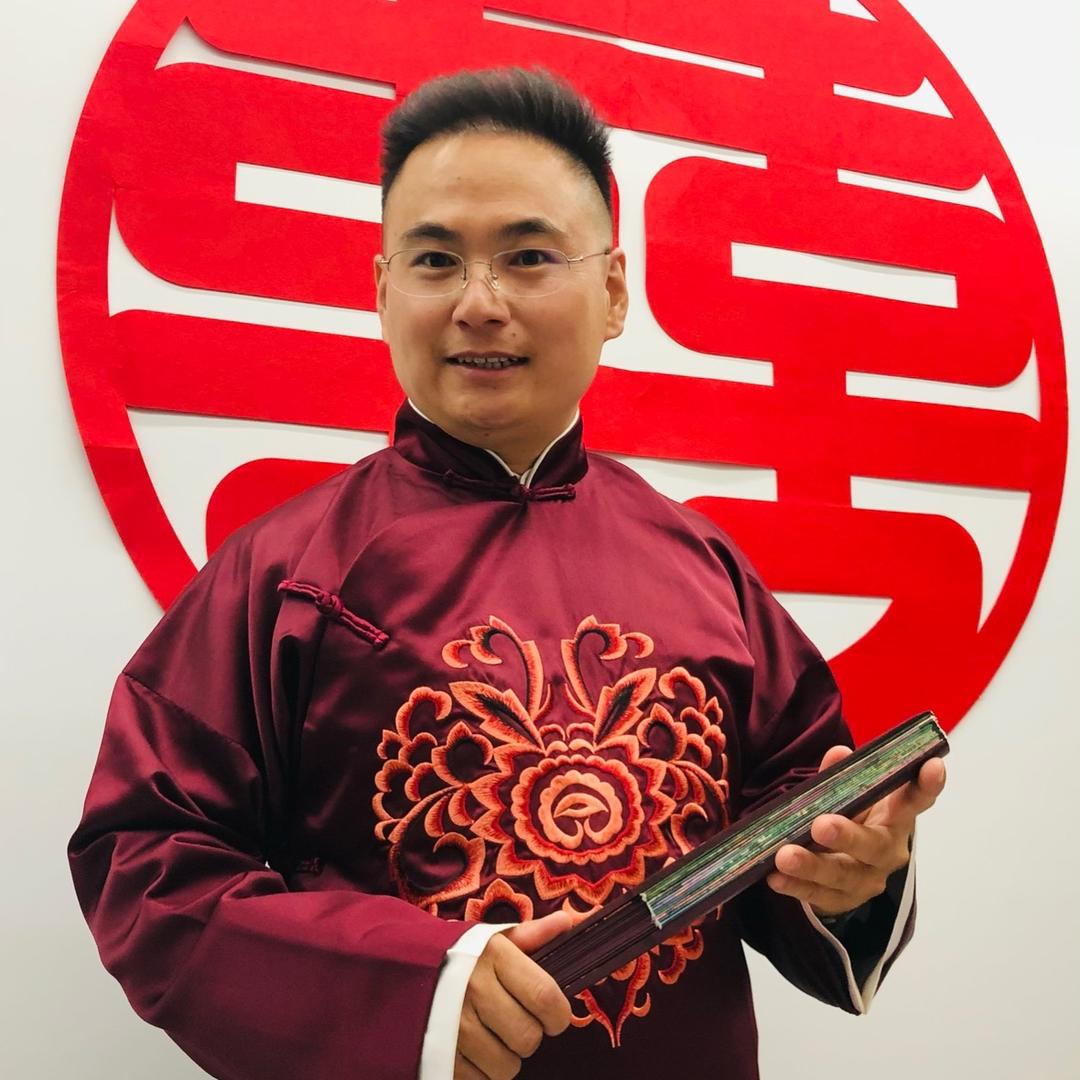 主持人王阳