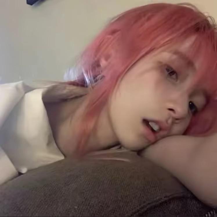 04社恐腼腆内向文静