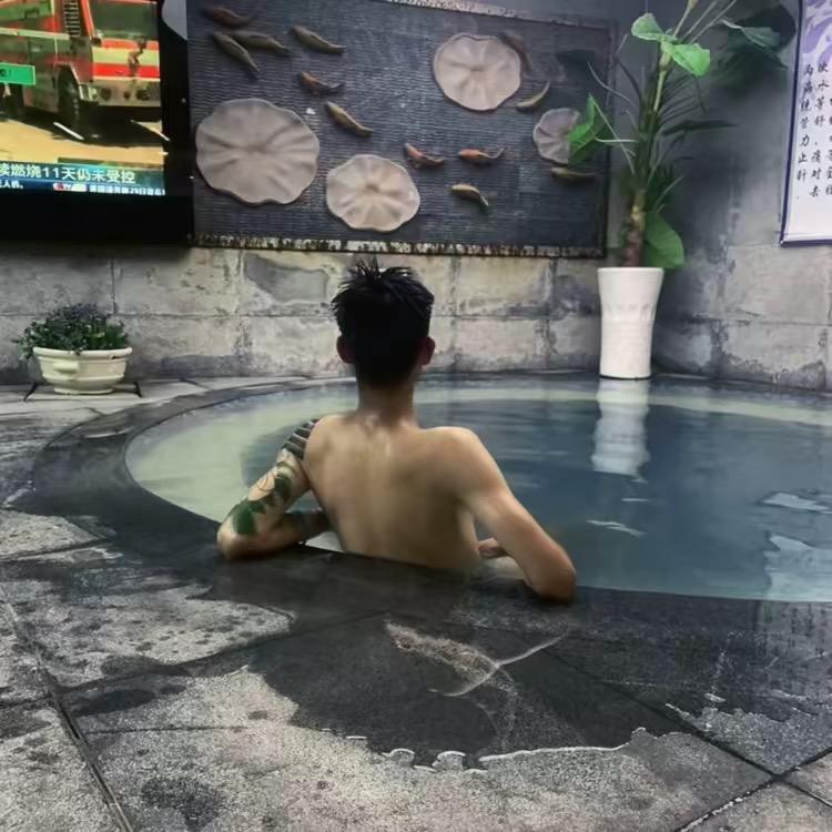 鸿旺🔥李果果💋（在云南的湖南人）