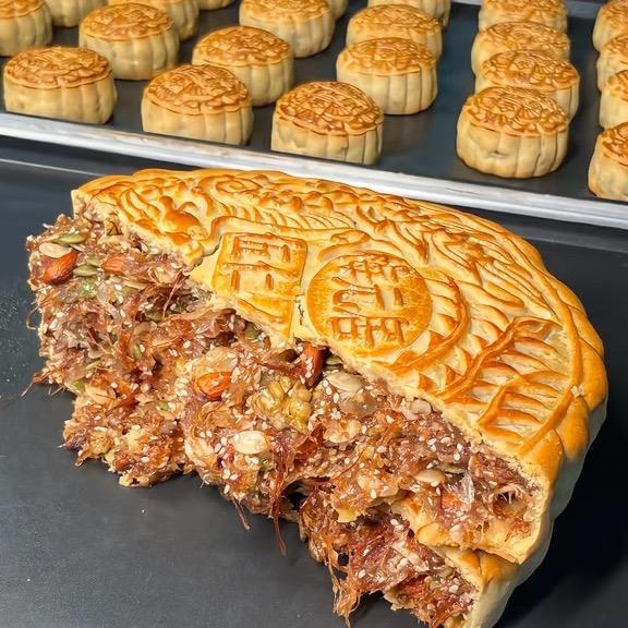 正宗黄记大月饼工厂直发