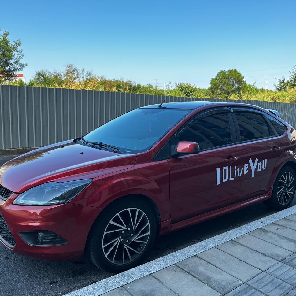 这辆福克斯有点黄