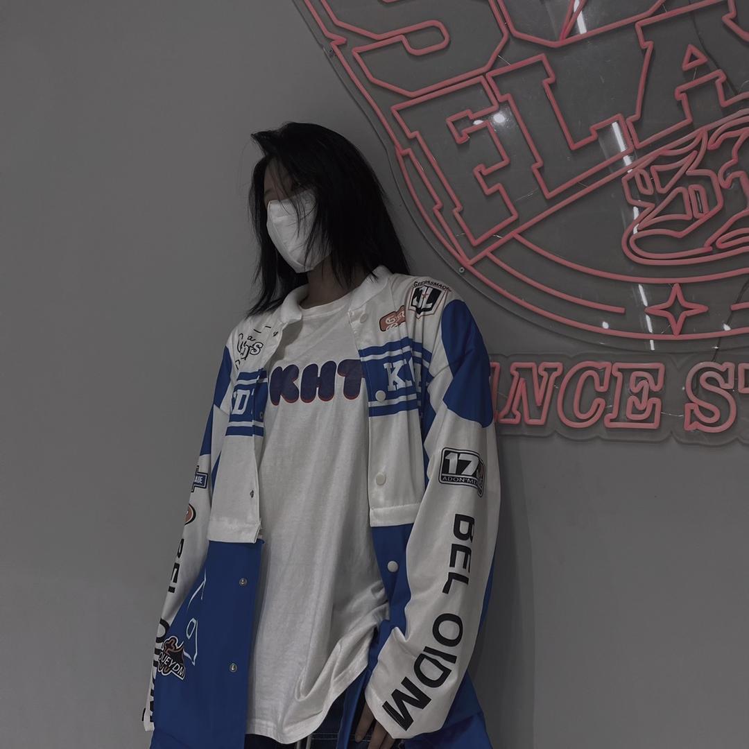 代代.