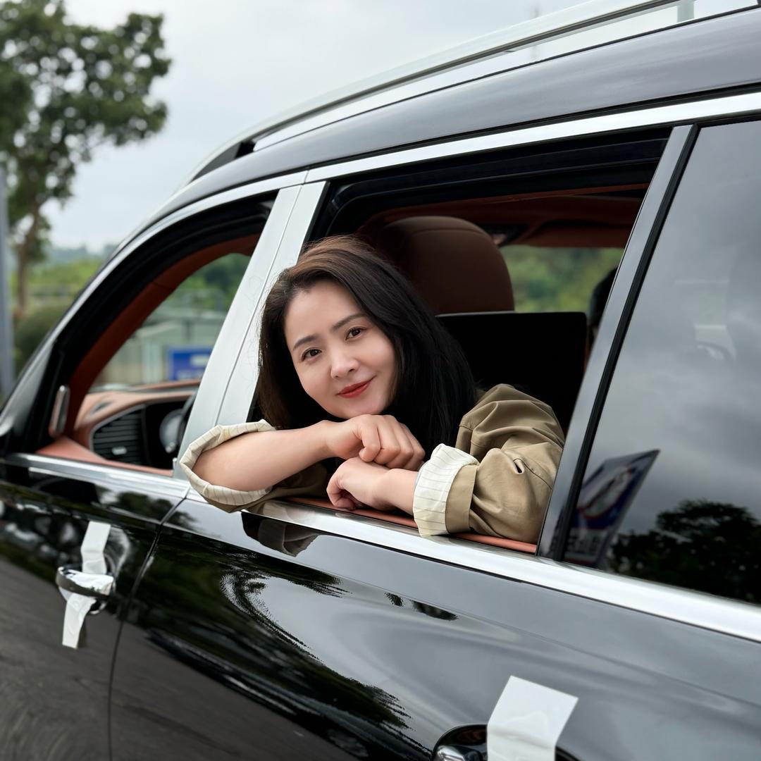 宾驰名车(老板娘)
