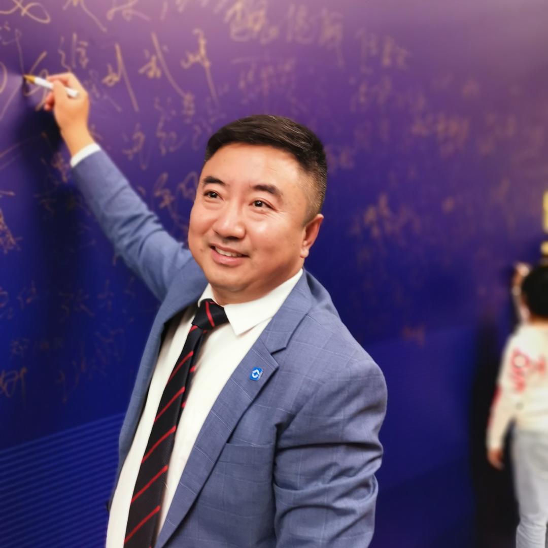 渣渣辉-鸿拓地产