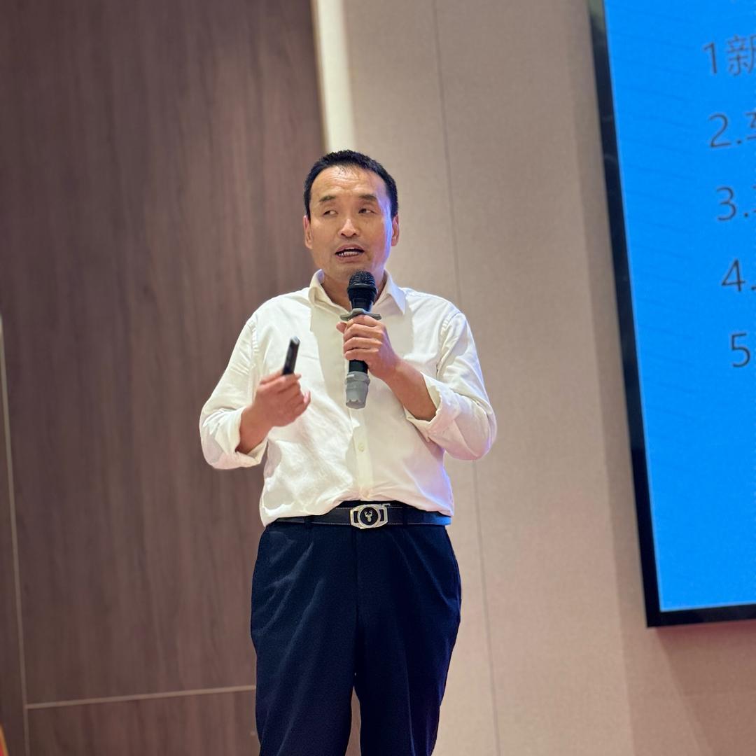 商桥头等舱 赵华（小号）