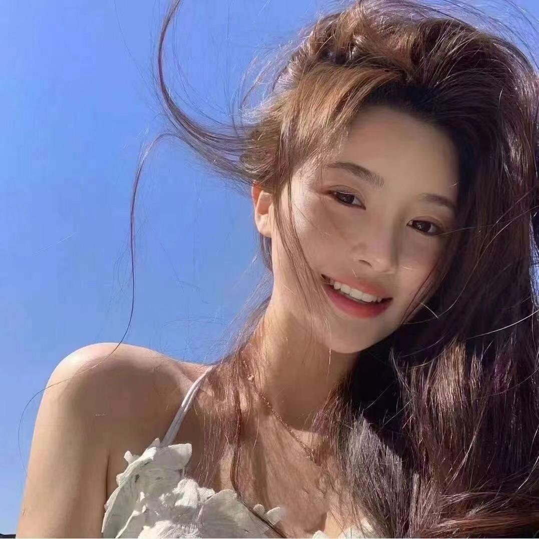 楠楠爱穿搭
