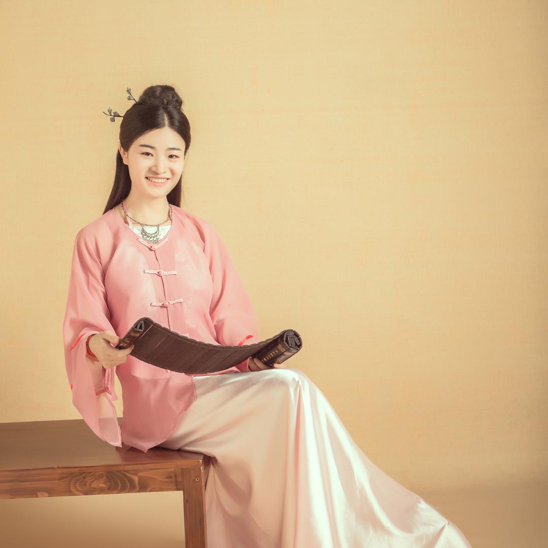 佳佳轻奢服饰