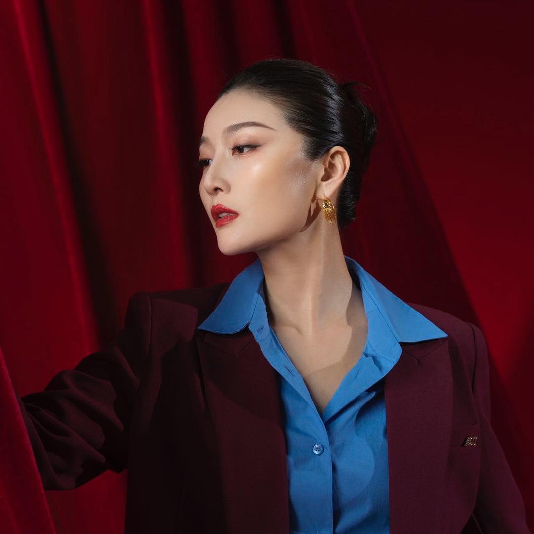 杨小曼