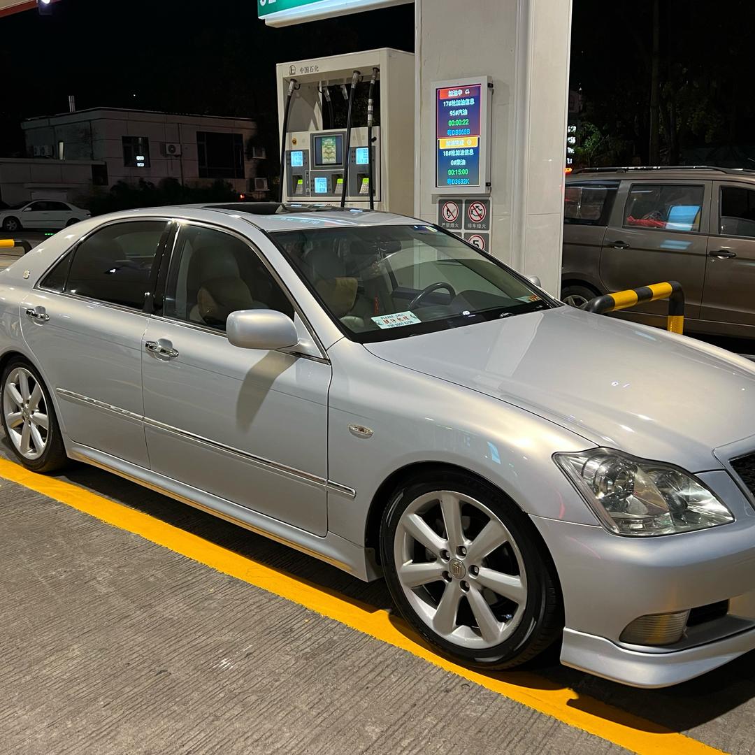 波仔玩车记- Crown