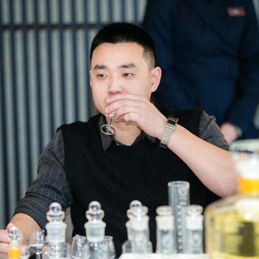 油城鉴酒哥收收收