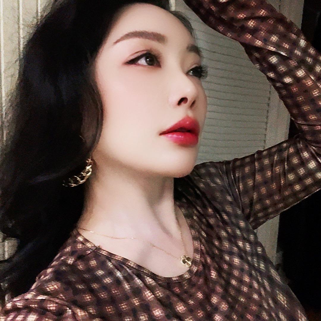 妍宝