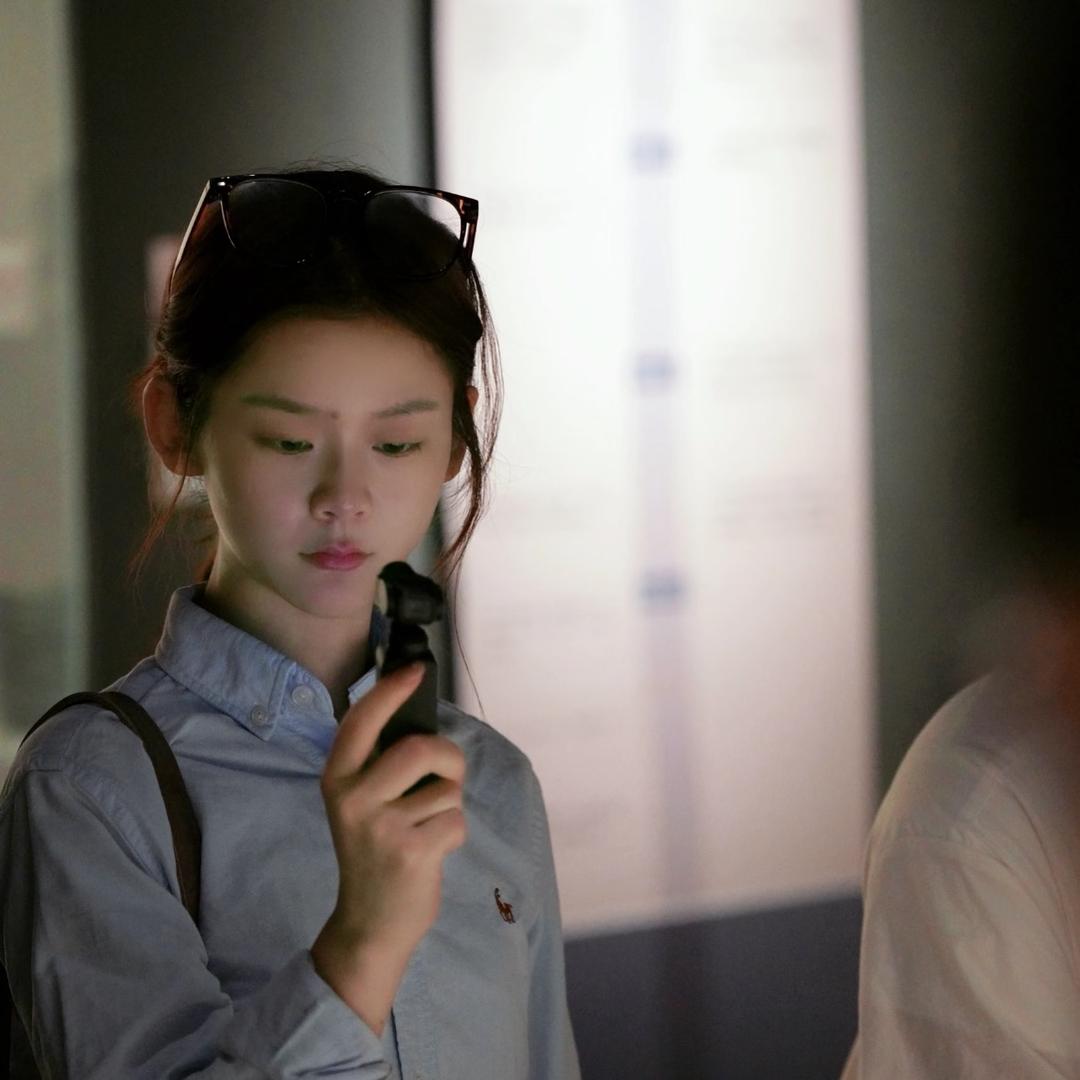 和小猫散步才是正经事